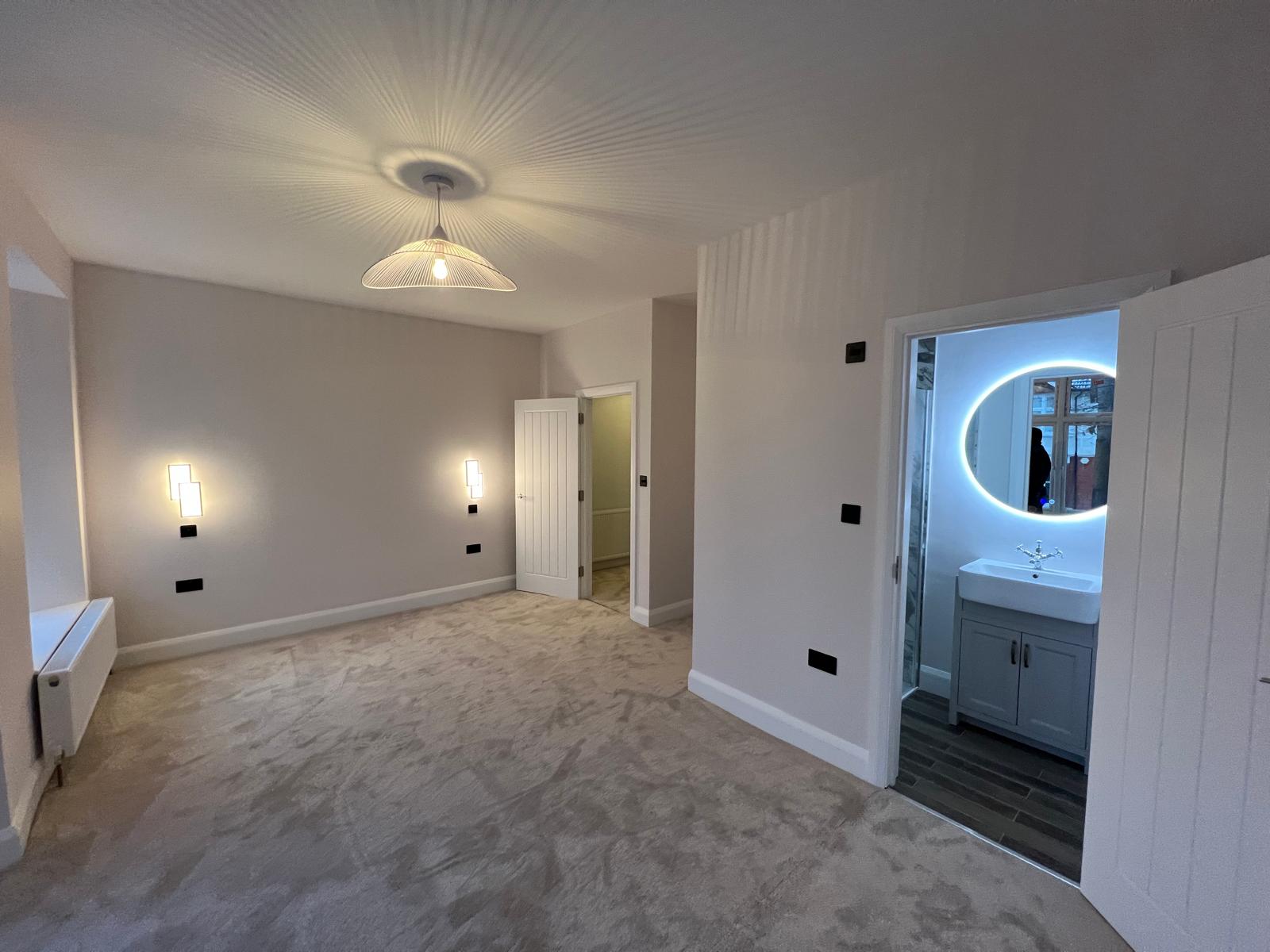 A beautiful, modern bedroom renovated by Roklid